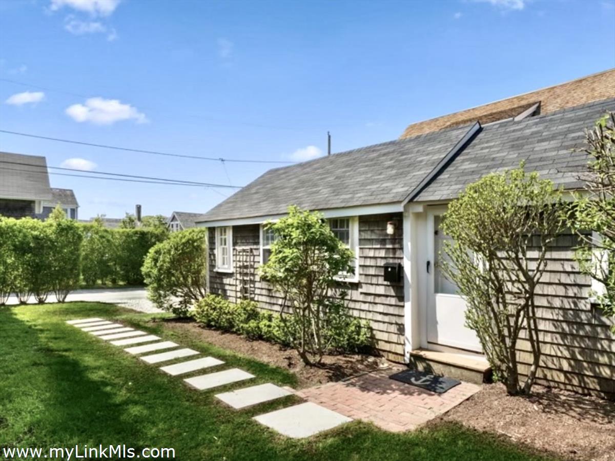 1 Lowell Place Nantucket