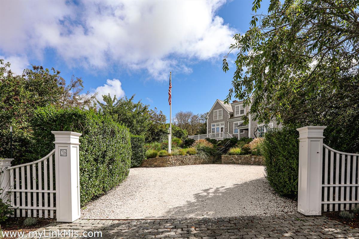 216 Cliff Road Nantucket